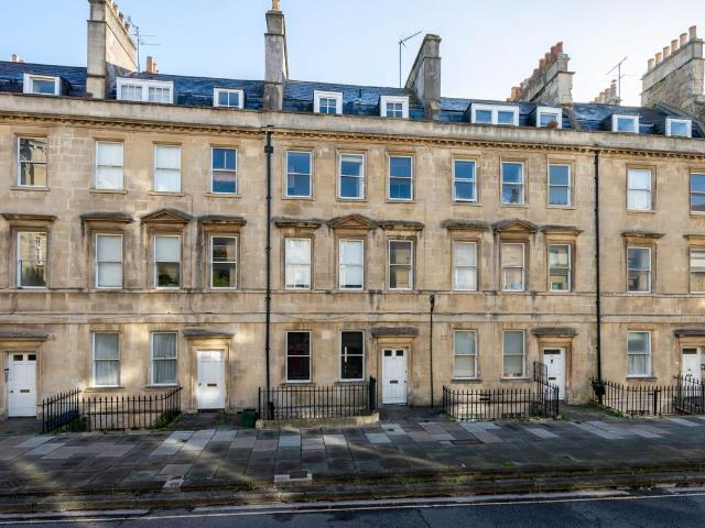 The Paragon, Bath BA1, 3 bed flat to rent, £2,000 pcm | PrimeLocation