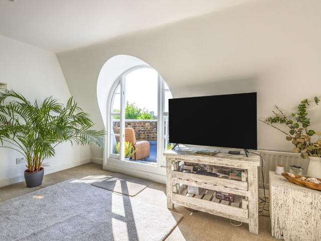 The Paragon, London SE3, 1 bed flat to rent, £1,800 pcm | PrimeLocation