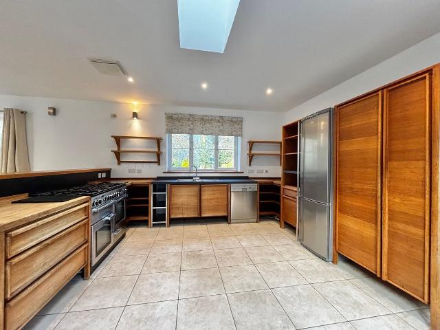 The Park, Bury St. Edmunds IP31, 3 bed bungalow to rent, £2,600 pcm | PrimeLocation