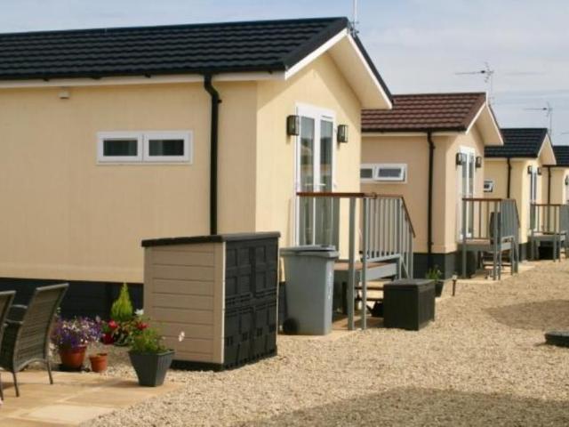 The Park Home, Milestone Road, Carterton OX18, 1 bed terraced house to rent, £937 pcm | PrimeLocation