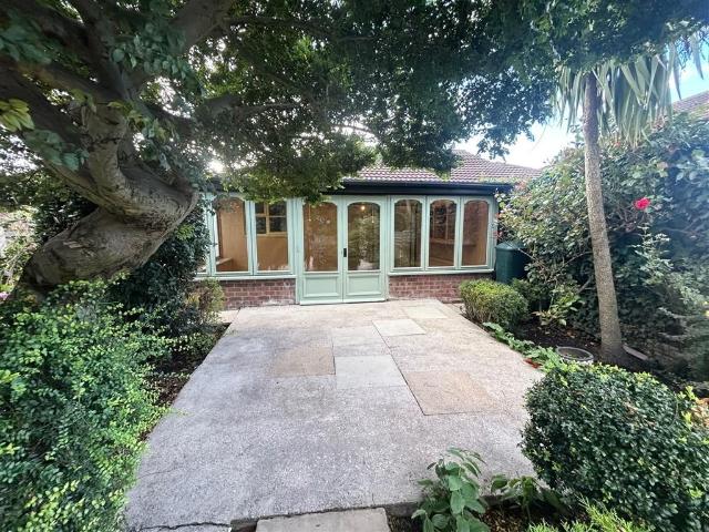 The Pastures, Bawtry, Doncaster DN10, 2 bed bungalow to rent, £1,025 pcm | PrimeLocation