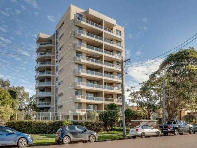The Peninsula 2 Bdrm Unit with Ocean Views