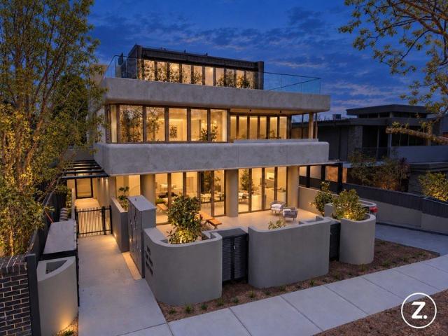 THE PENTHOUSE | APPROX. 293m² OF LUXURY TOP FLOOR LIVING
