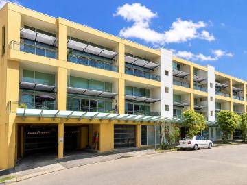 the penthouse in the heart of dee why!