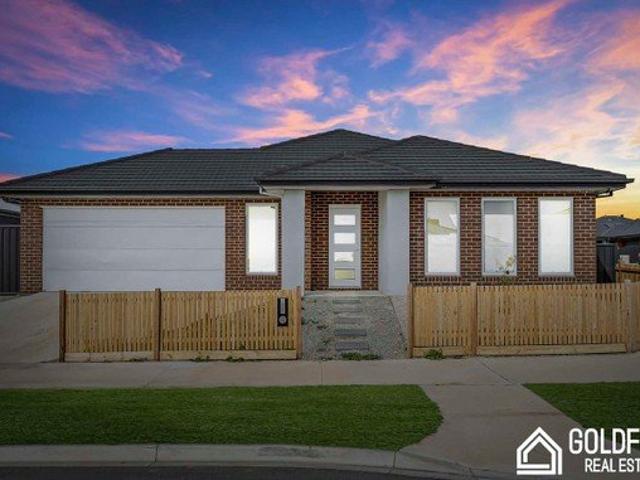 The Perfect 4 Bedrooms House for Lease in Huntly VIC 3551