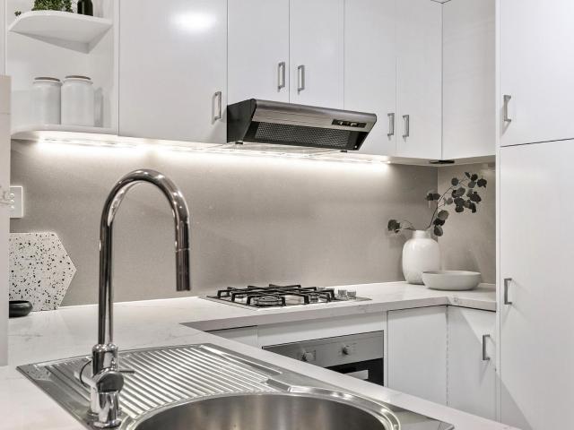 The Perfect Townhome Spacious, Street Frontage and Double Garaging
