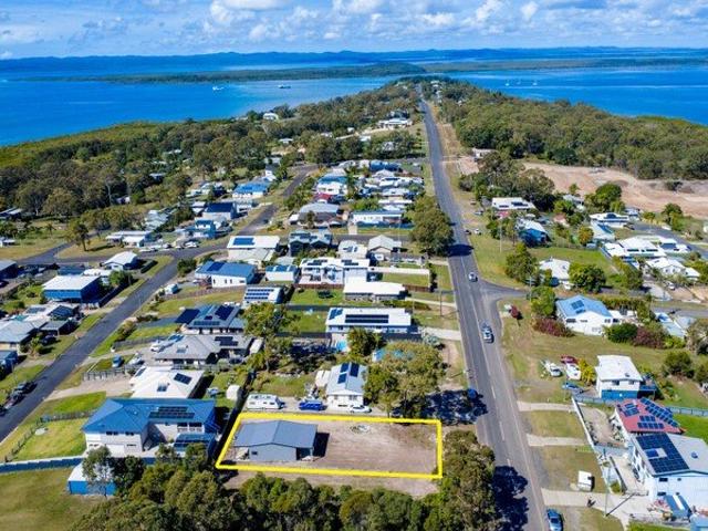 The perfect weekender! Positioned on 812m2