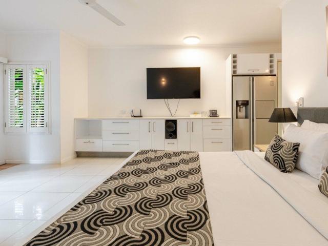THE PERFECT APARTMENT