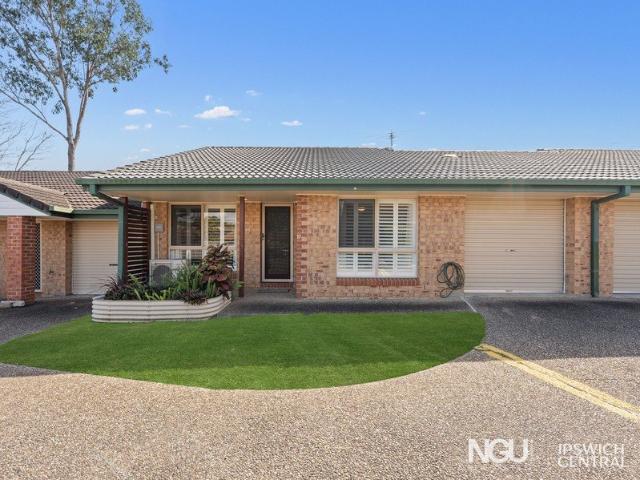 THE PERFECT BLEND OF COMFORT, CONVENIENCE & LOW MAINTENANCE LIVING