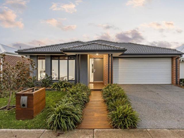 The Perfect Blend of Family Comfort and Outdoor Entertaining