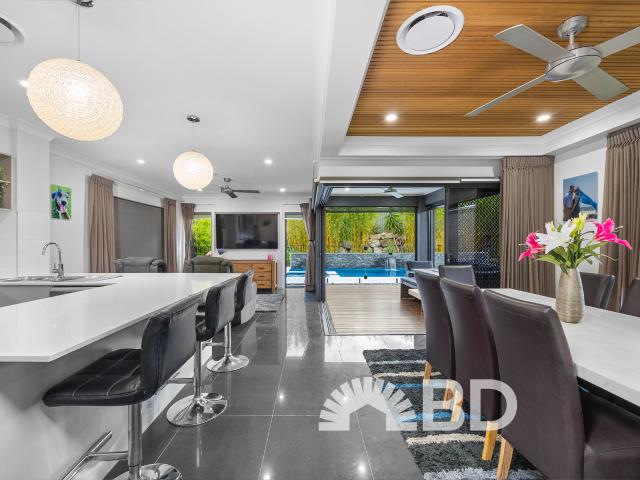 The Perfect Blend of Family Space and Relaxed Living