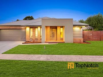 The Perfect Blend of Lifestyle, Location & Entertaining Appeal!