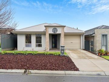 The Perfect Blend of Lifestyle, Location & Low Maintenance Living