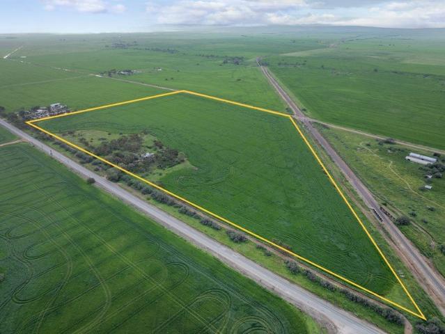 The Perfect Blend of Lifestyle & Land