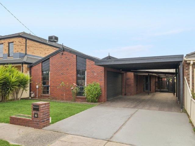 The Perfect Blend of Space and Location for Family Living!
