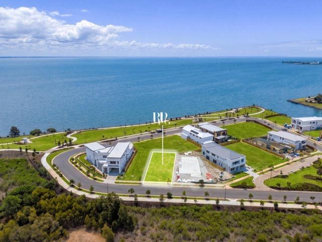 The Perfect Canvas for your Newport Dream Home