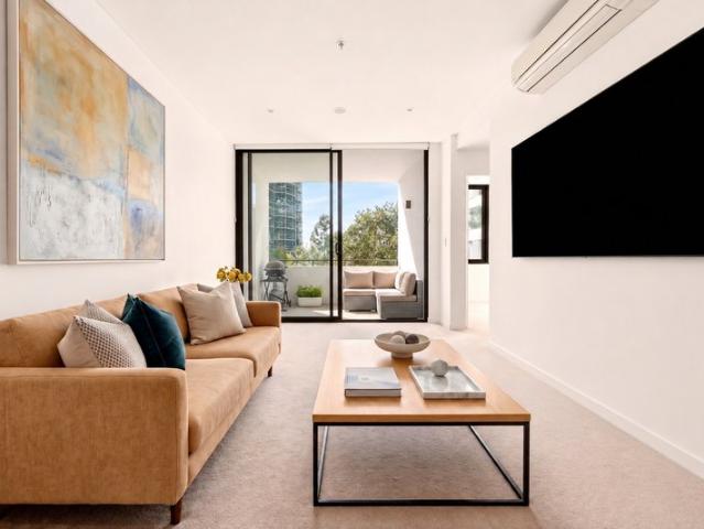 The Perfect Entry into Hamilton Lifestyle, Location & Convenience