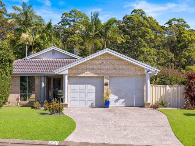 The Perfect Family Home With Room For The Boat Or Van