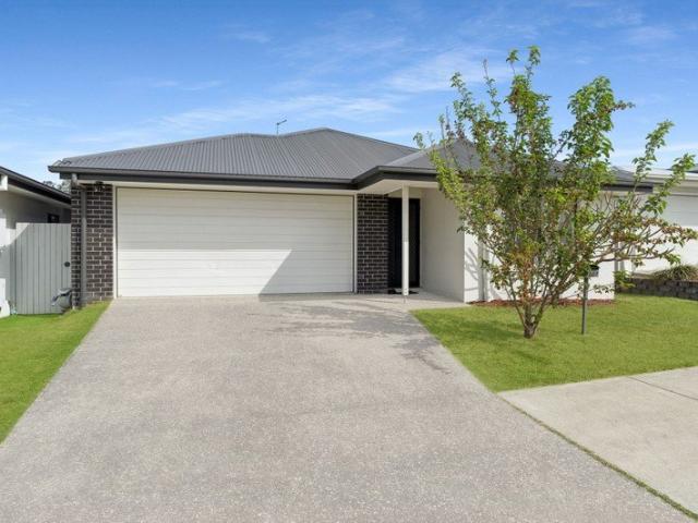 The Perfect Family Home + A STUDY!