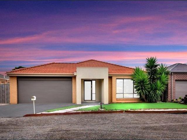 THE PERFECT FAMILY HOME IN THE PERFECT FAMILY LOCATION!