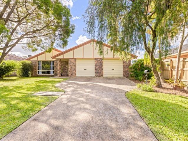 The Perfect Family Home in a Quiet, Family Friendly Neighbourhood Close to Mullumbimby Village!