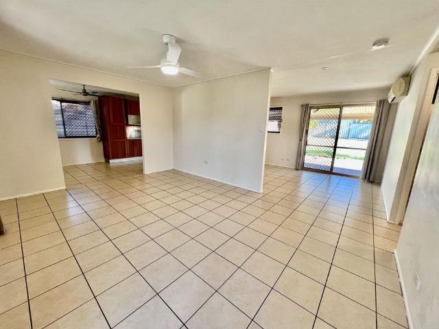 The Perfect Family Home Quiet Street, Great Location