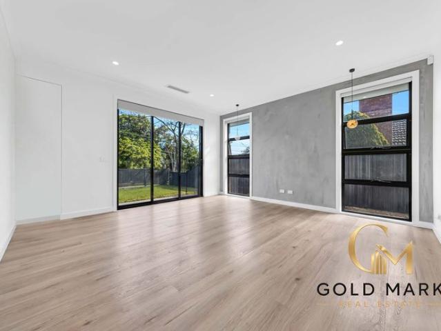 THE PERFECT FAMILY PACKAGE IN HEIDELBERG HEIGHTS