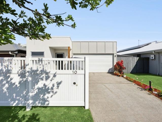 The Perfect First Home in Palmview's Harmony Estate! REF: 4500