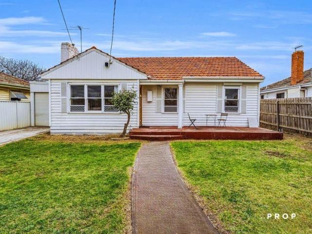 The Perfect First Step in Deer Park Space, Comfort & Potential