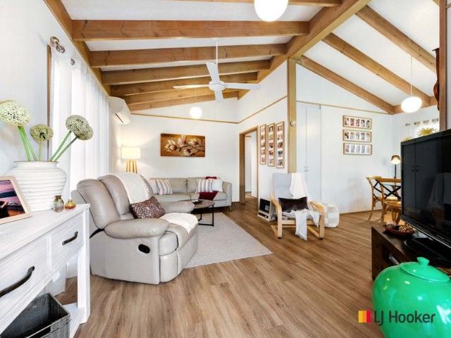 The Perfect Holiday Cabin Sleeps 7 ! Pleasurelea Tourist Resort, Sunshine Bay