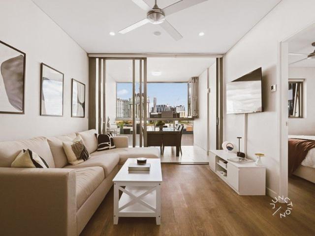 Stylish One Bedroom Apartment Ready for Immediate Enjoyment