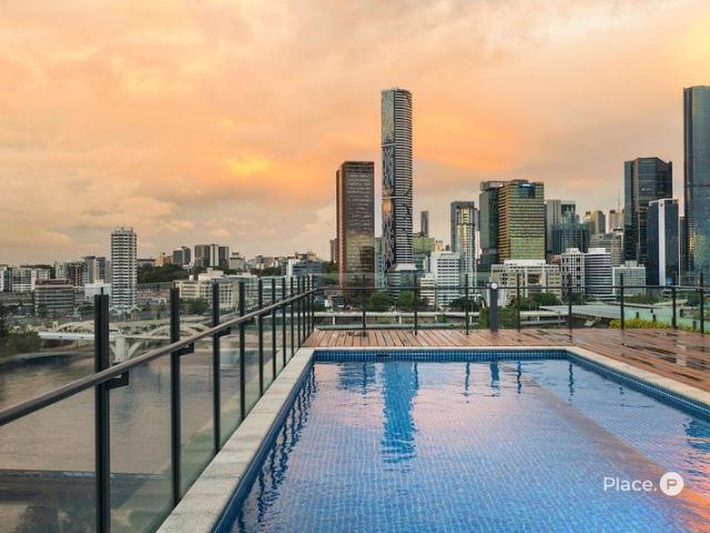 The Perfect Inner City Retreat with Breathtaking Views