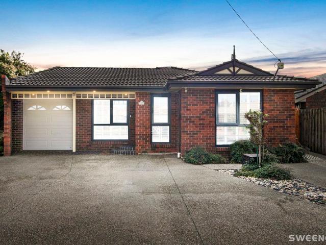 The Perfect Move In Ready Family Home in a Highly Sought After Altona Meadows Pocket!