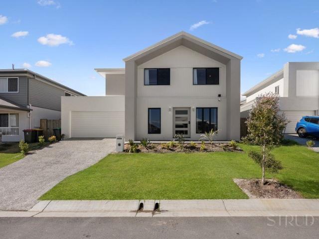 The Perfect Opportunity | Low Maintenance Living in the Heart of White Rock!