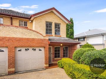 The Perfect Start or Smart Investment Well Presented Street Facing Townhouse!