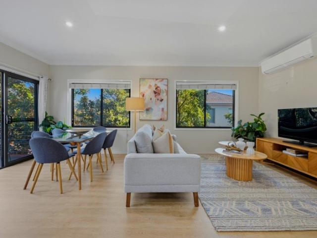 THE PERFECT STARTER OPEN TO VIEW THURSDAY 5.15 TO 5.45PM AND SATURDAY 12 TO 12.30PM