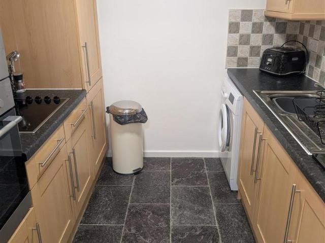 The Pinnacle, Ings Road, Wakefield. 2 bed apartment to rent £795 pcm £183 pw