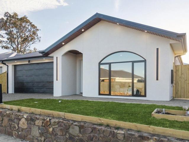 The Pinnacle of Designer Family Living in Willow Estate