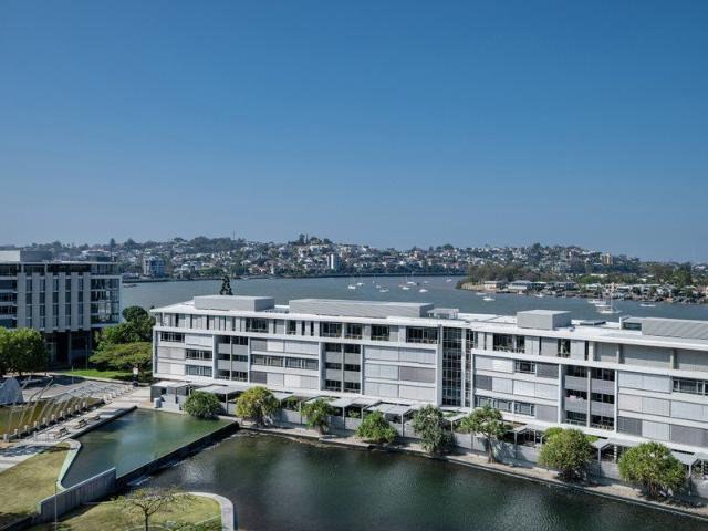 THE PINNACLE OF LUXURY WATERFRONT LIVING