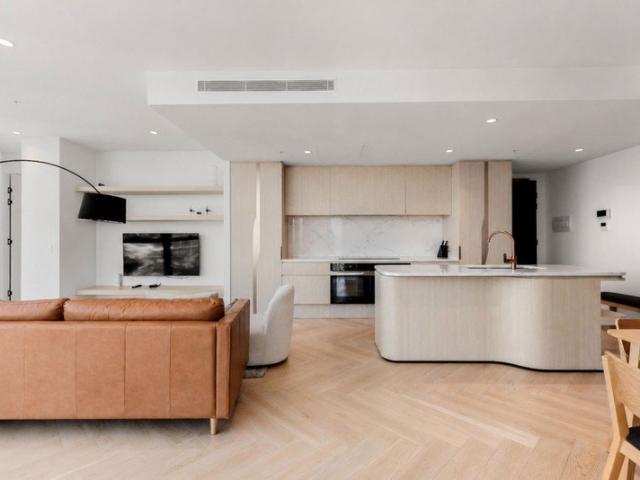 The Pinnacle of Prestige: Experience Melbourne's Most Iconic Sky High Lifestyle