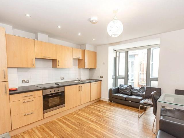 The Platform, Station Road. 3 bed apartment to rent £2,025 pcm £467 pw