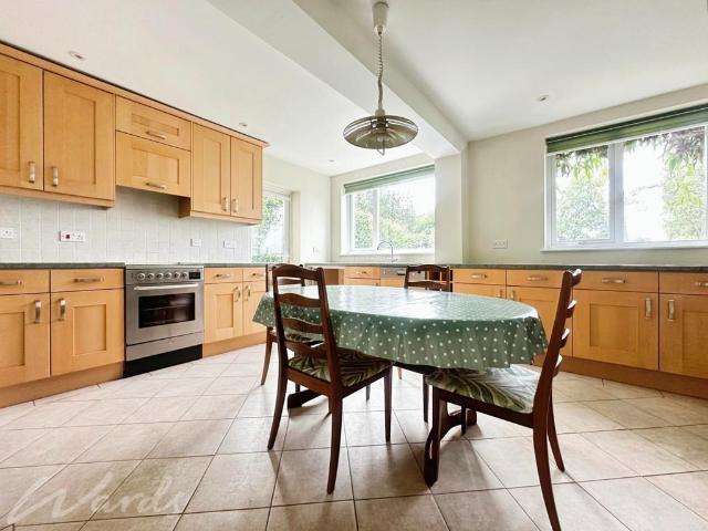 The Platt Sutton Valence ME17 4 bed detached house to rent £2,100 pcm £485 pw