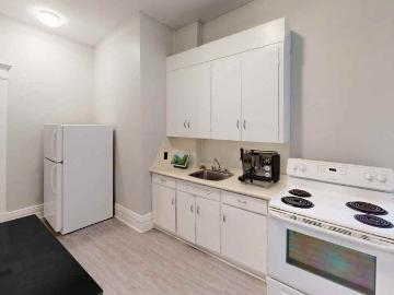 The Princeton Studio Apartment for Rent at 314 Broadway, Winnipeg, MB R3C 0S7 Downtown Winnipeg
