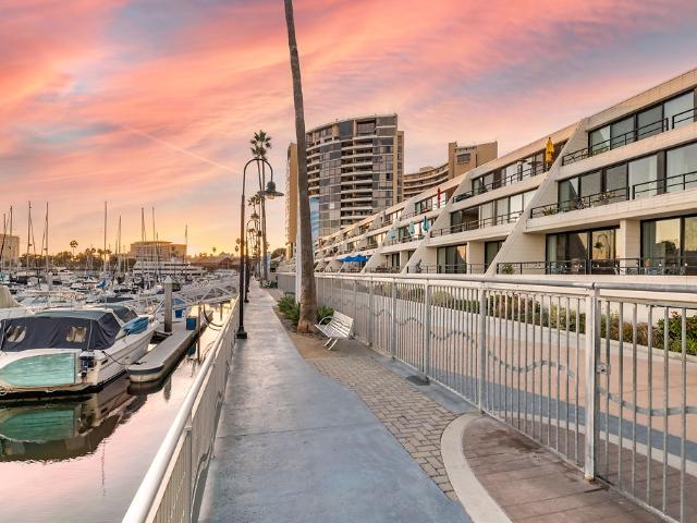 The Promenade at Marina City Club