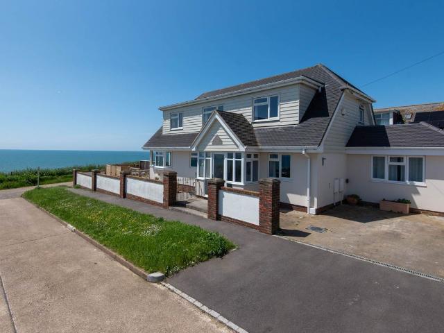 The Promenade, Peacehaven BN10, 5 bed detached house to rent, £2,950 pcm | PrimeLocation