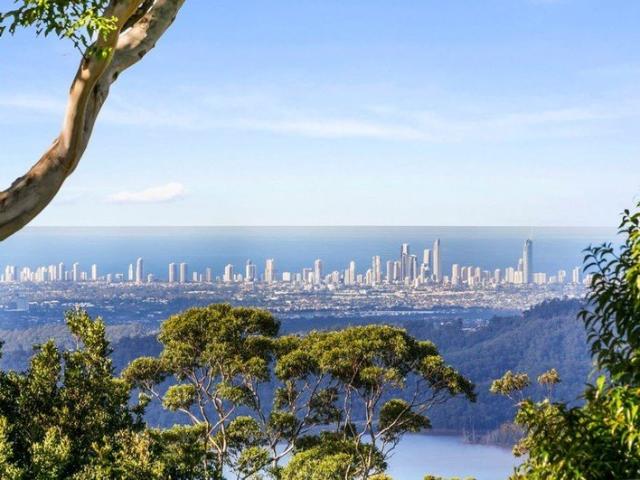 THREE HOMES. POSITIVE CASH FLOW. GOLD COAST VIEWS. 1,930m² OF OPPORTUNITY