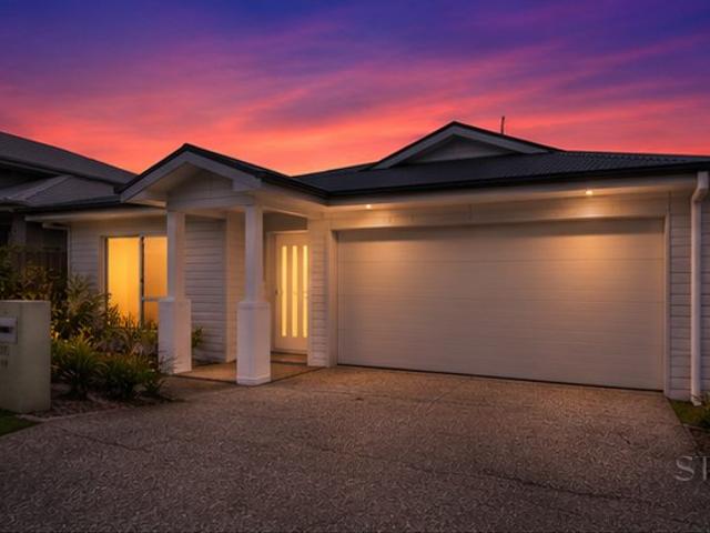The property is now vacant and ready to move in!