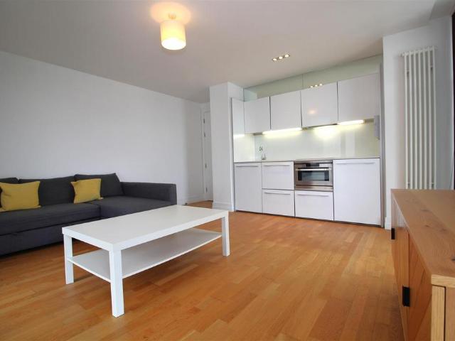 The Quad, Highcross Street, Leicester 2 bed apartment to rent £1,300 pcm £300 pw