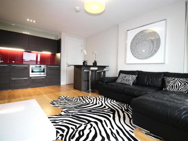 The Quad, Highcross Street. 2 bed apartment to rent £1,550 pcm £358 pw