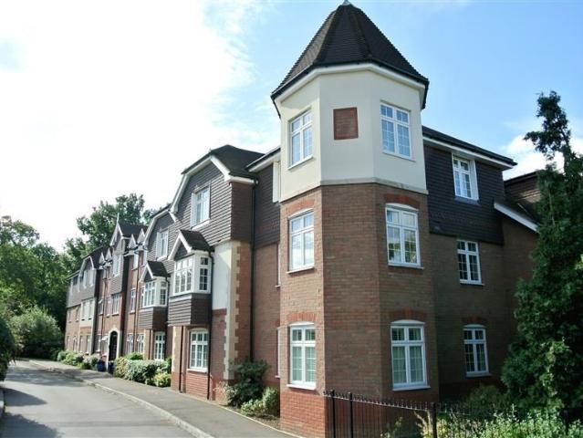 The Quadrant, Addlestone KT15, 2 bed flat to rent, £1,650 pcm | PrimeLocation
